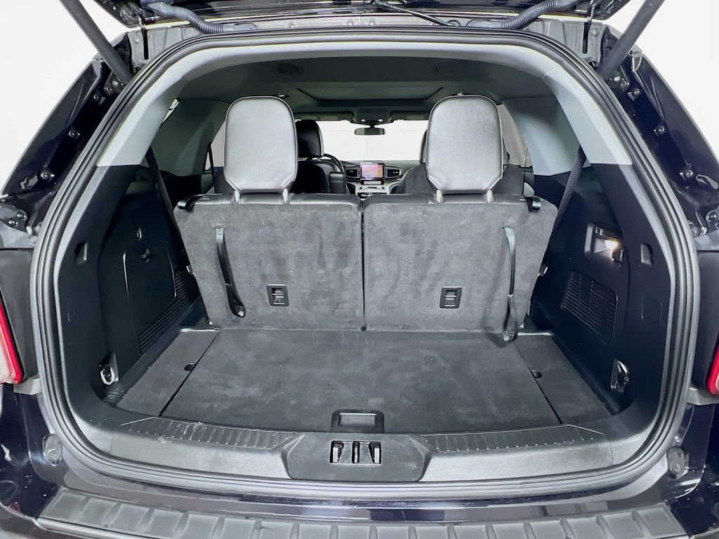 Used 2024 Ford Explorer XLT w/ Equipment Group 202A image 31