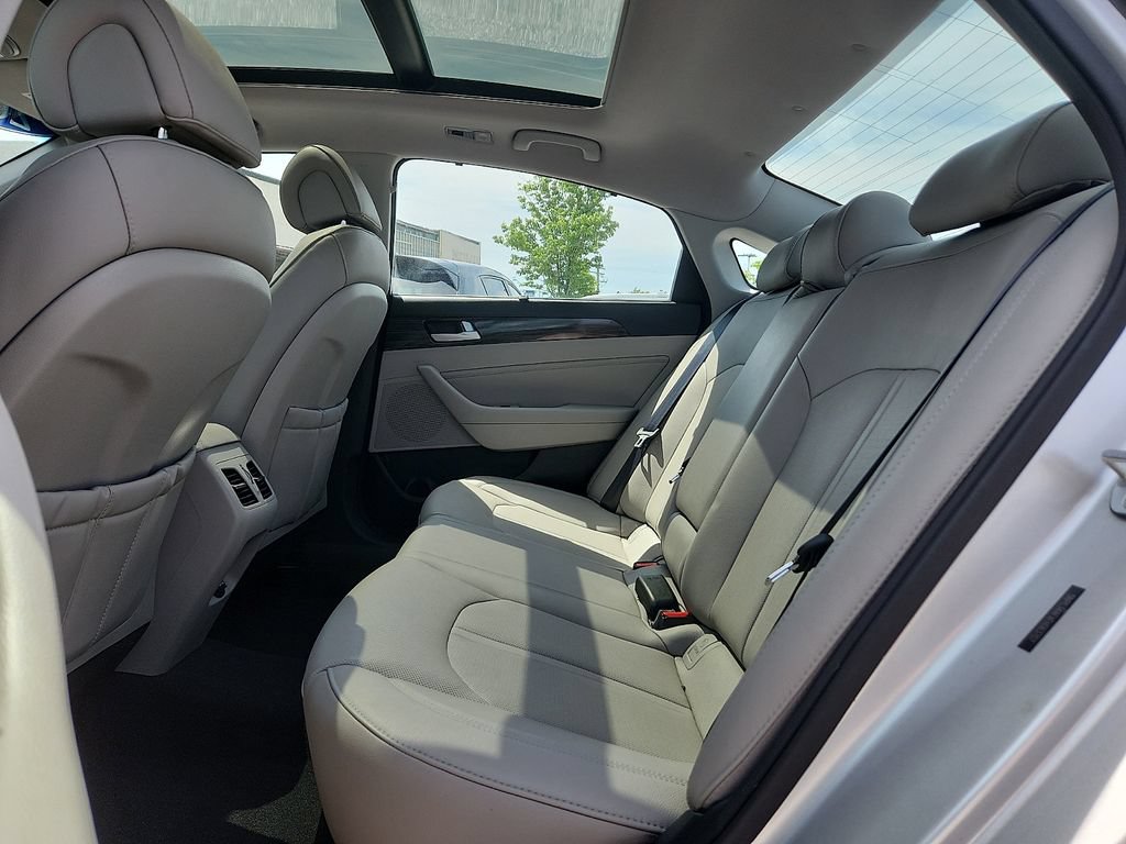 Used 2015 Hyundai Sonata Limited w/ Option Group 05 FWD image 6