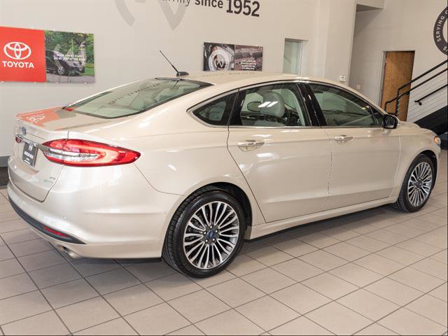 Used 2017 Ford Fusion SE w/ Fusion SE Technology Package image 20