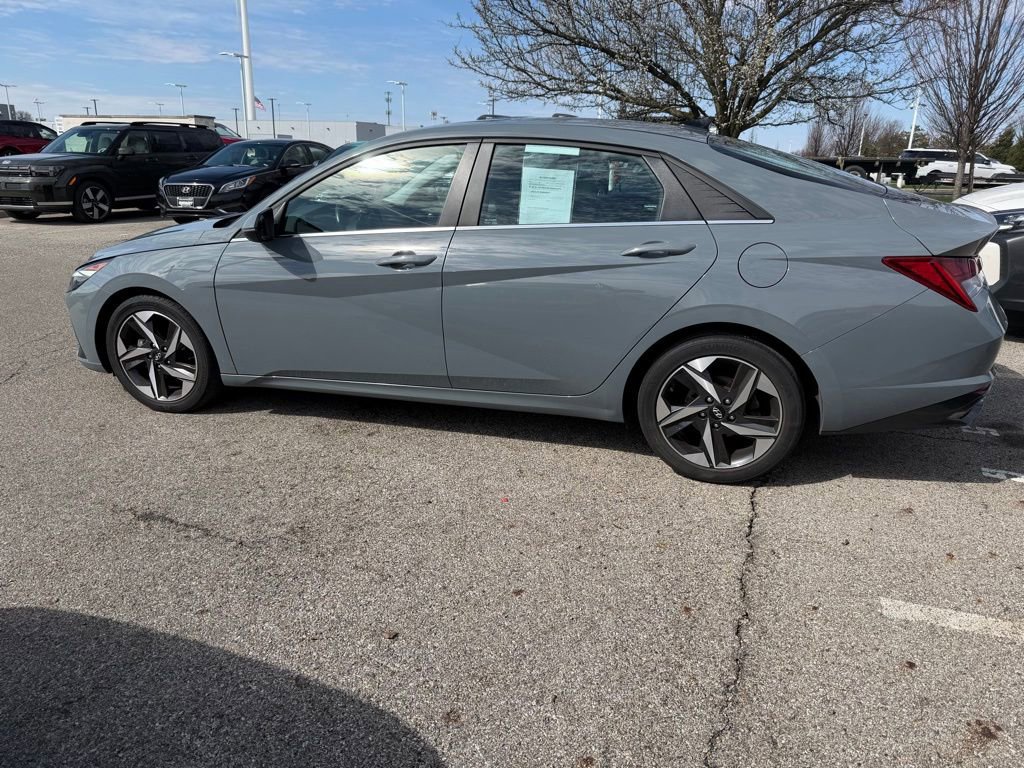 Used 2022 Hyundai Elantra SEL w/ Convenience + Premium Package