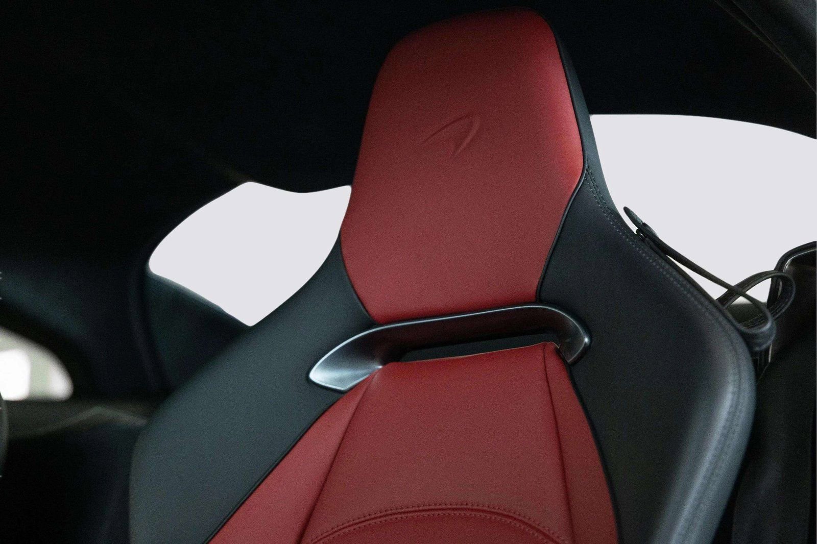 Used 2023 McLaren Artura image 13