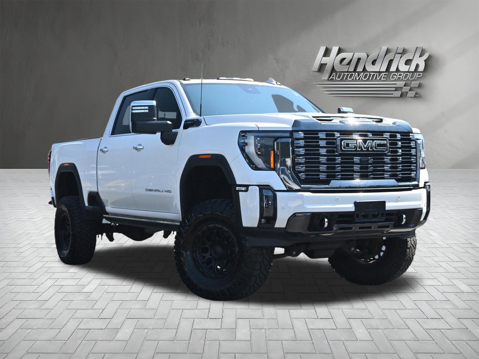 Used 2024 GMC Sierra 3500 Denali Ultimate AWD/4WD image 2