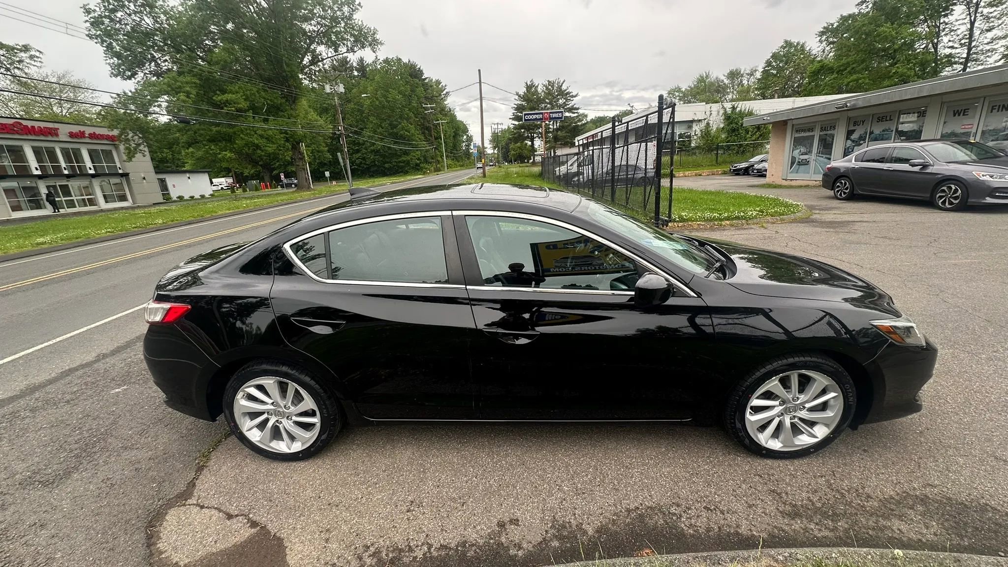Used 2018 Acura ILX FWD image 3