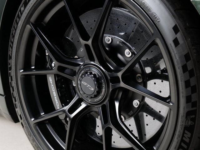 Certified 2025 Porsche 911 GT3 RWD image 31