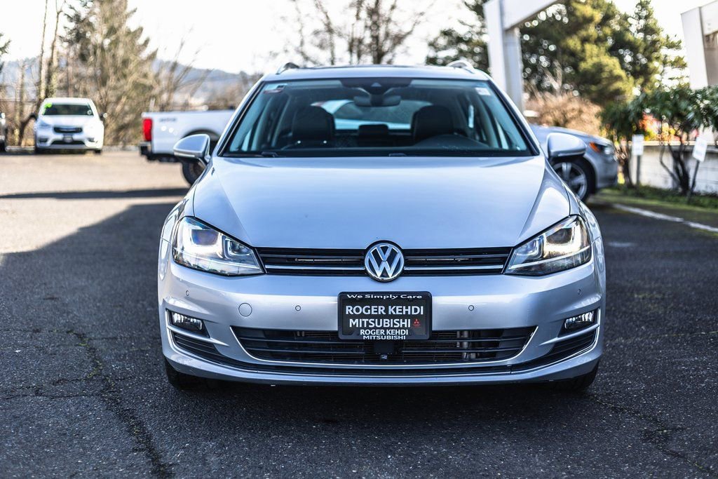 Used 2017 Volkswagen Golf SEL image 5
