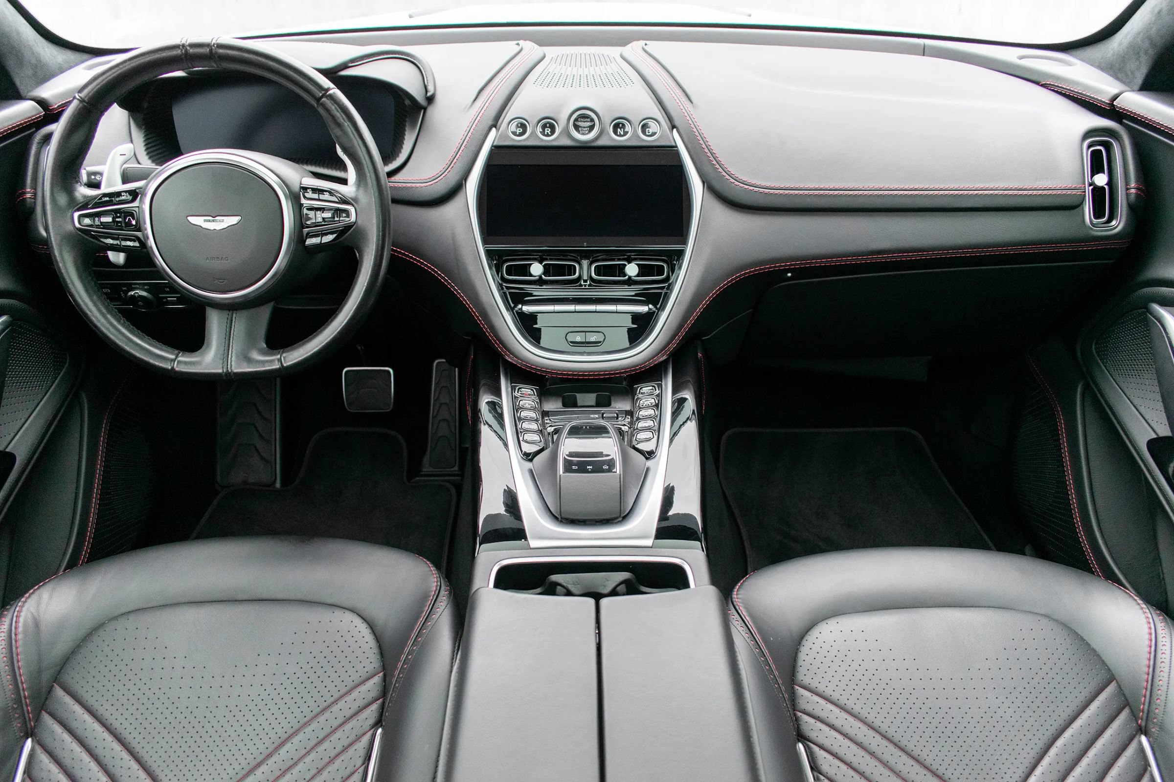 Used 2021 Aston Martin DBX AWD/4WD image 12