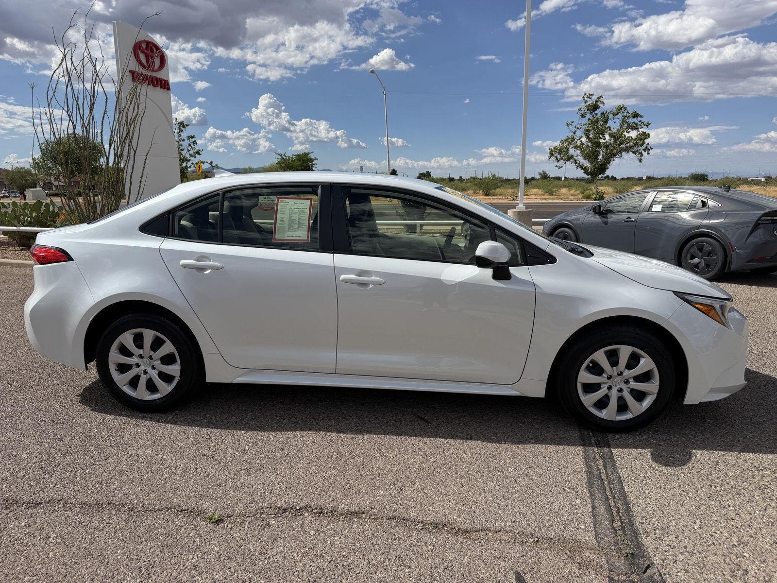 Used 2025 Toyota Corolla LE FWD image 7