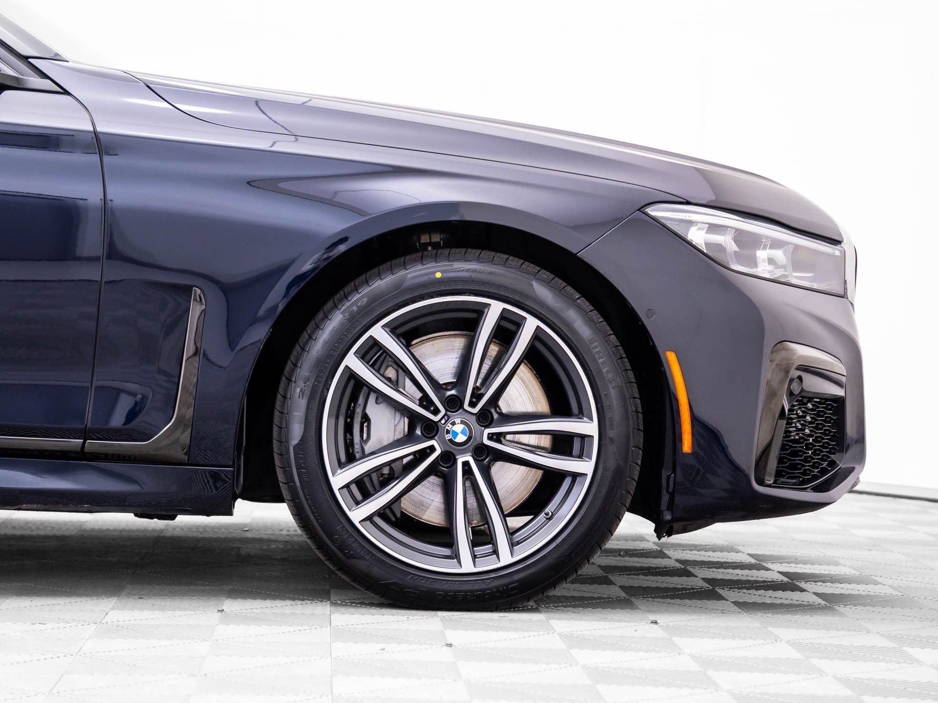 Certified 2022 BMW 750i xDrive w/ Executive Package image 31