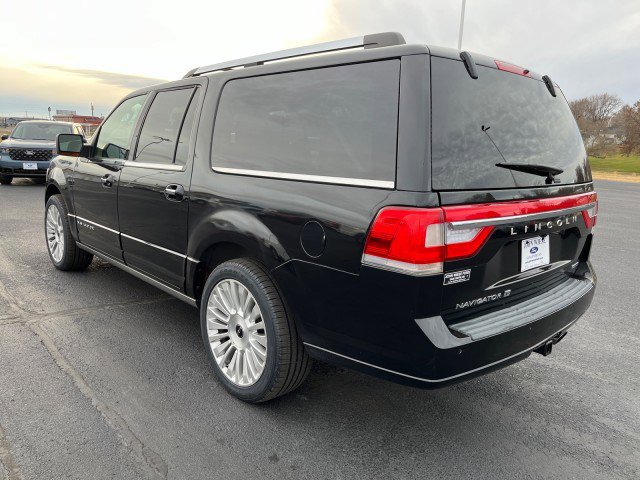Used 2015 Lincoln Navigator L 4WD w/ Equipment Group 101A Reserve image 3