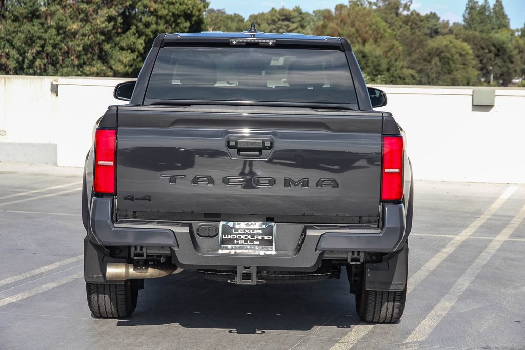 Used 2025 Toyota Tacoma TRD Sport AWD/4WD image 5