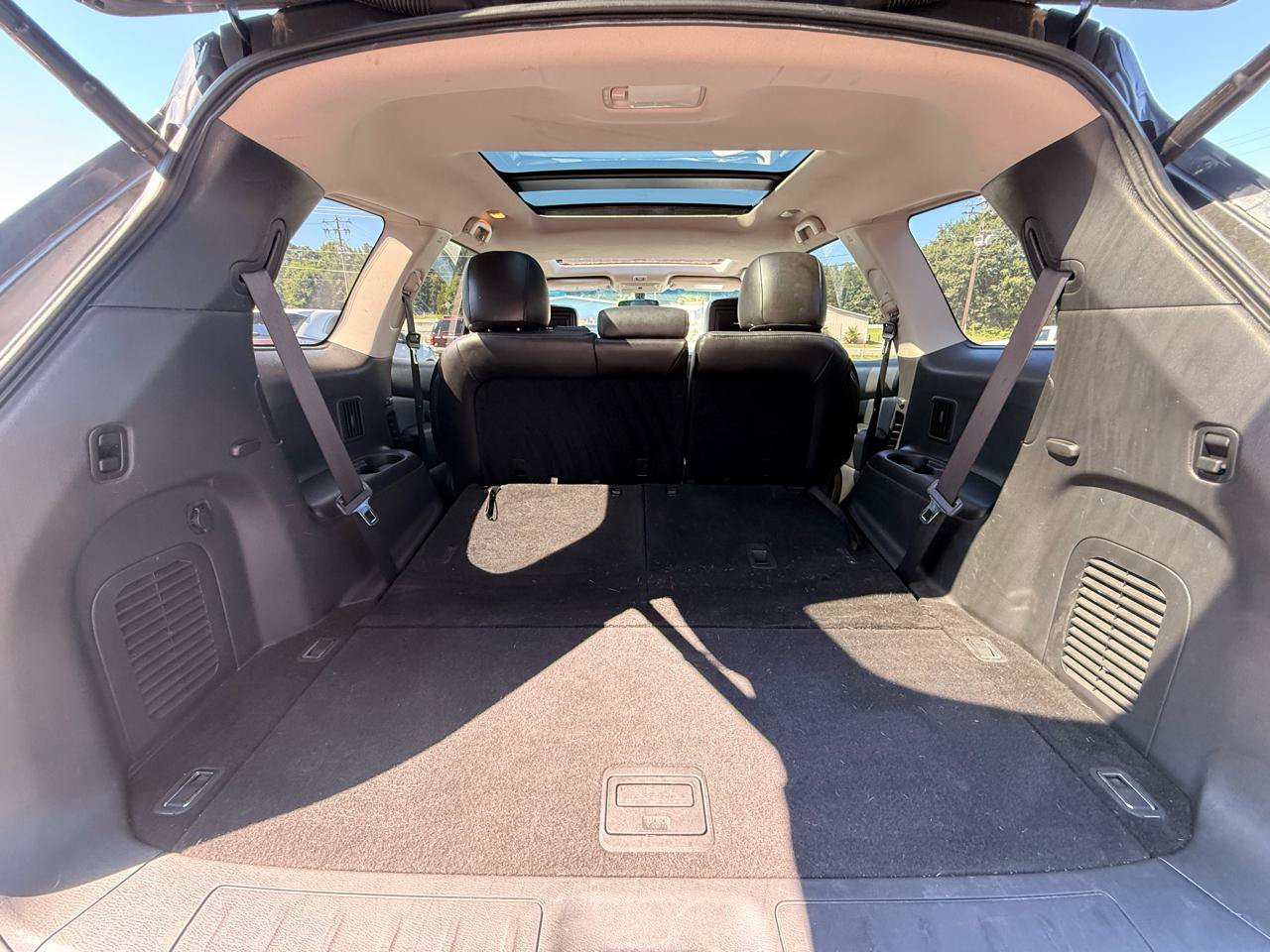 Used 2013 Nissan Pathfinder Platinum w/ Platinum Premium Pkg FWD image 10