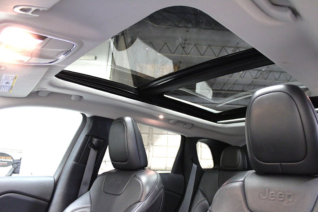 Certified 2021 Jeep Cherokee Limited AWD/4WD image 25