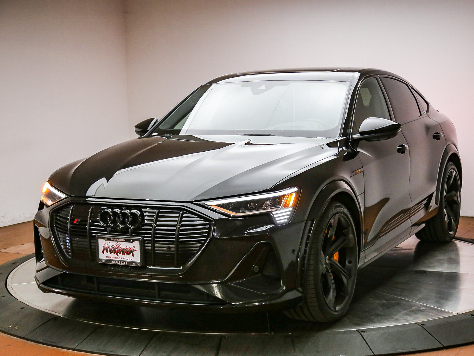 Used 2023 Audi e-tron S Prestige w/ Prestige Package AWD/4WD image 9