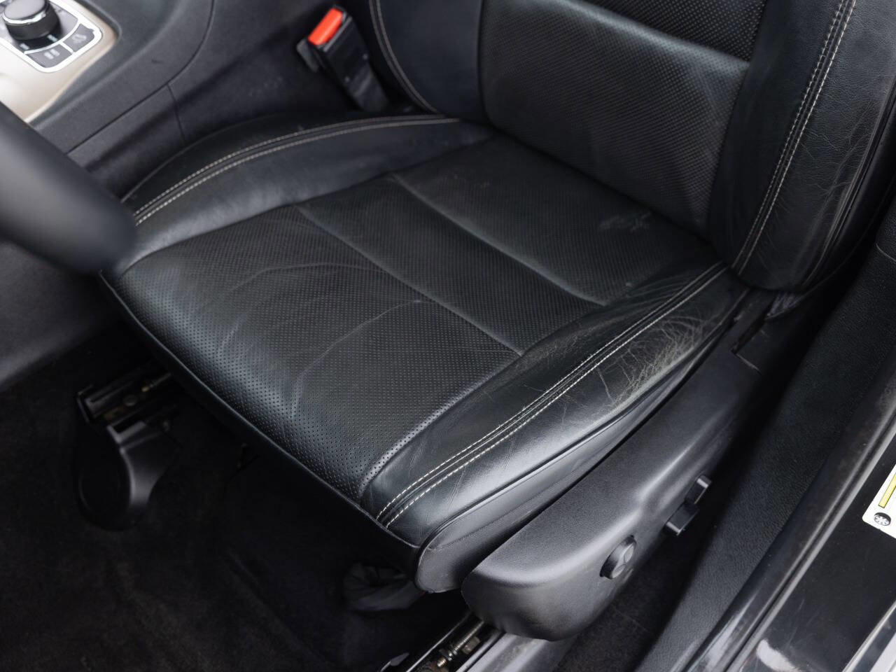 Used 2014 Jeep Grand Cherokee Overland w/ Advanced Technology Group AWD/4WD image 21