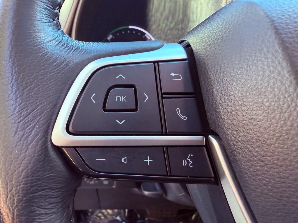 Used 2025 Toyota Sienna XLE FWD image 22