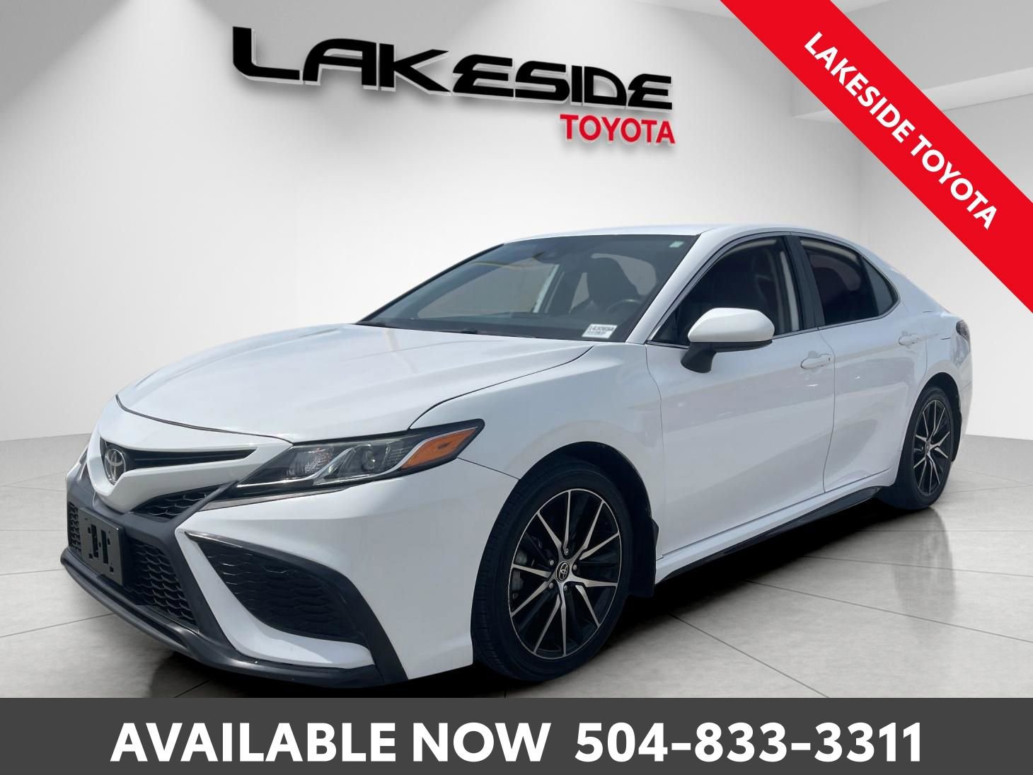 Used 2021 Toyota Camry SE FWD image 2
