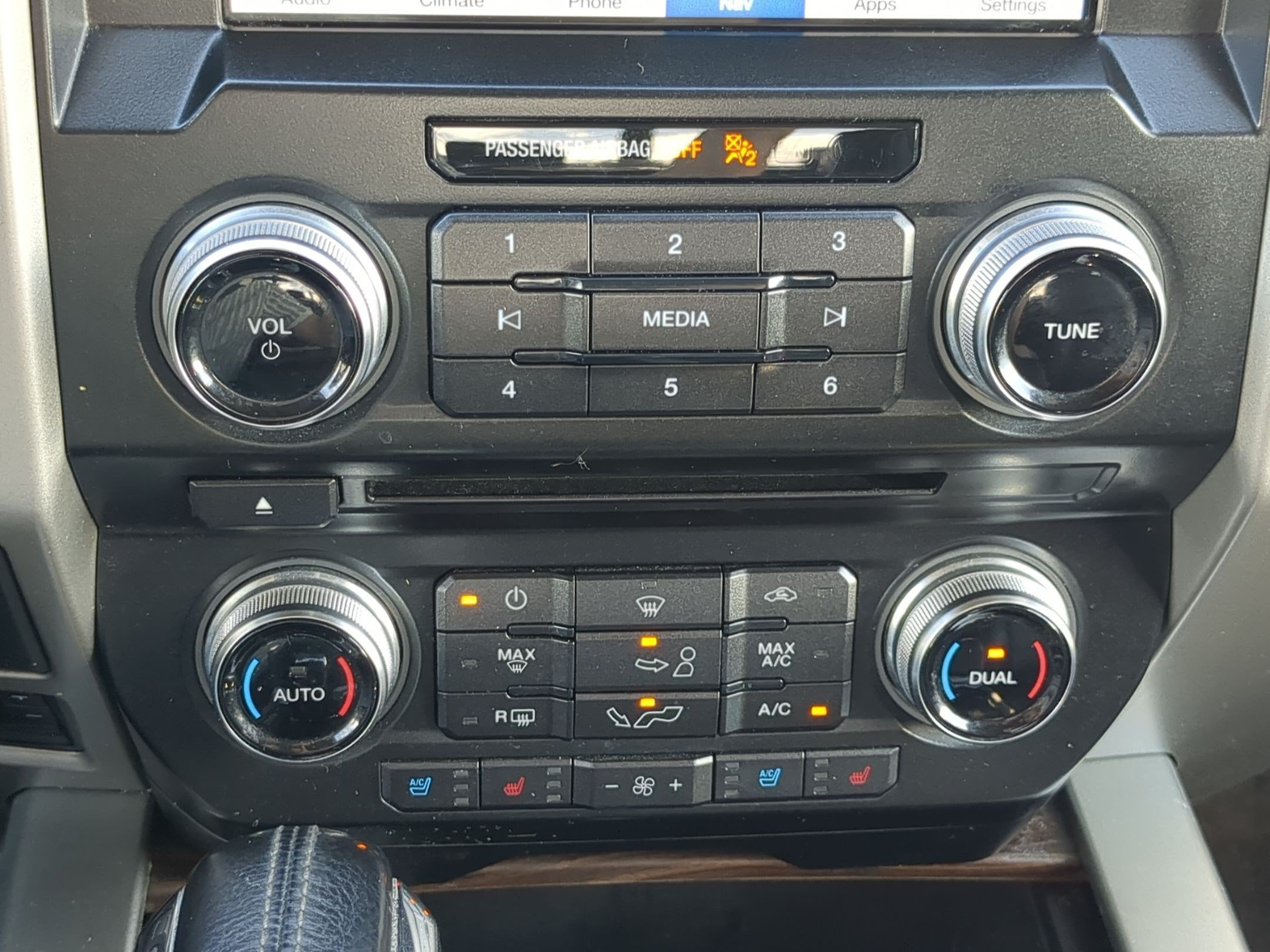 Used 2017 Ford F150 Lariat w/ Equipment Group 501A Mid AWD/4WD image 21