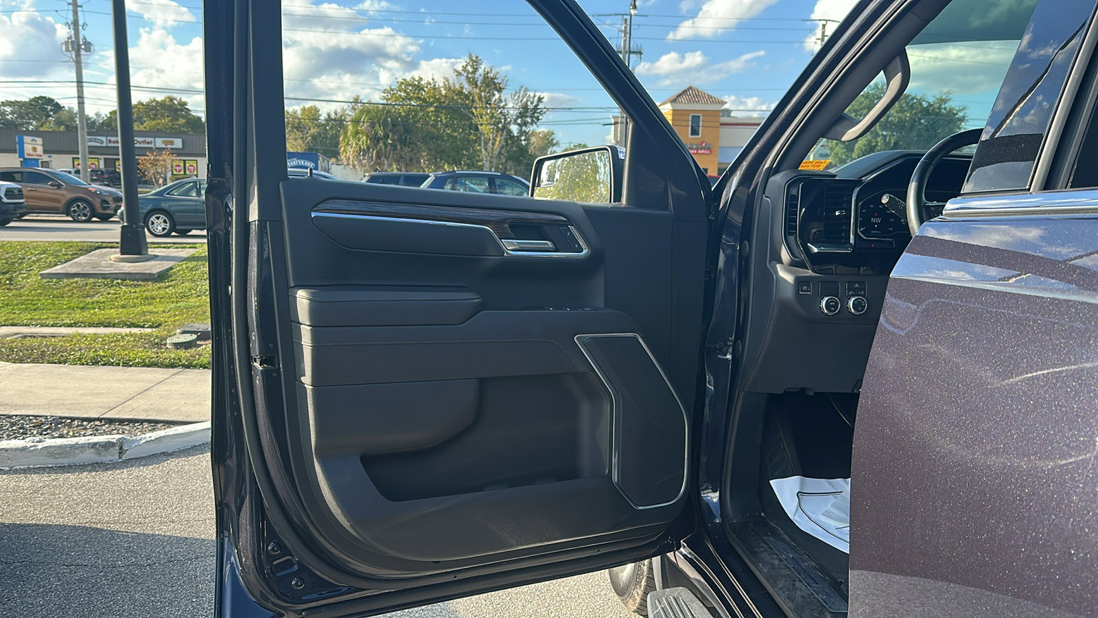 Used 2022 GMC Sierra 1500 SLE image 7