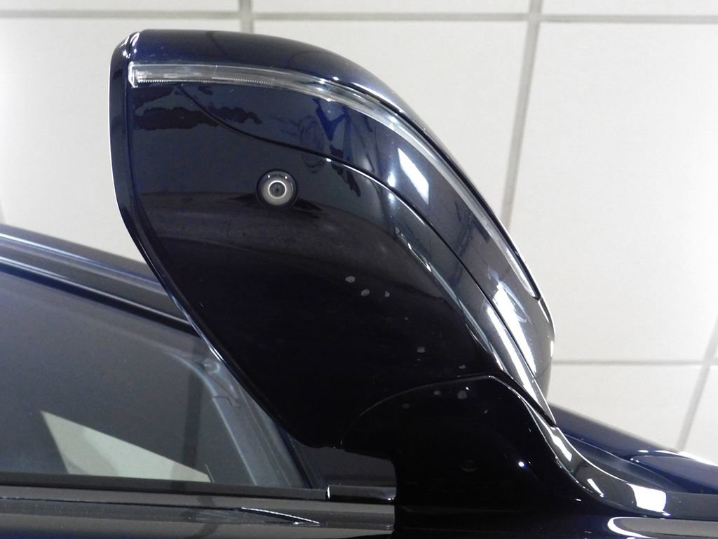 Used 2019 BMW 750i xDrive AWD/4WD image 8