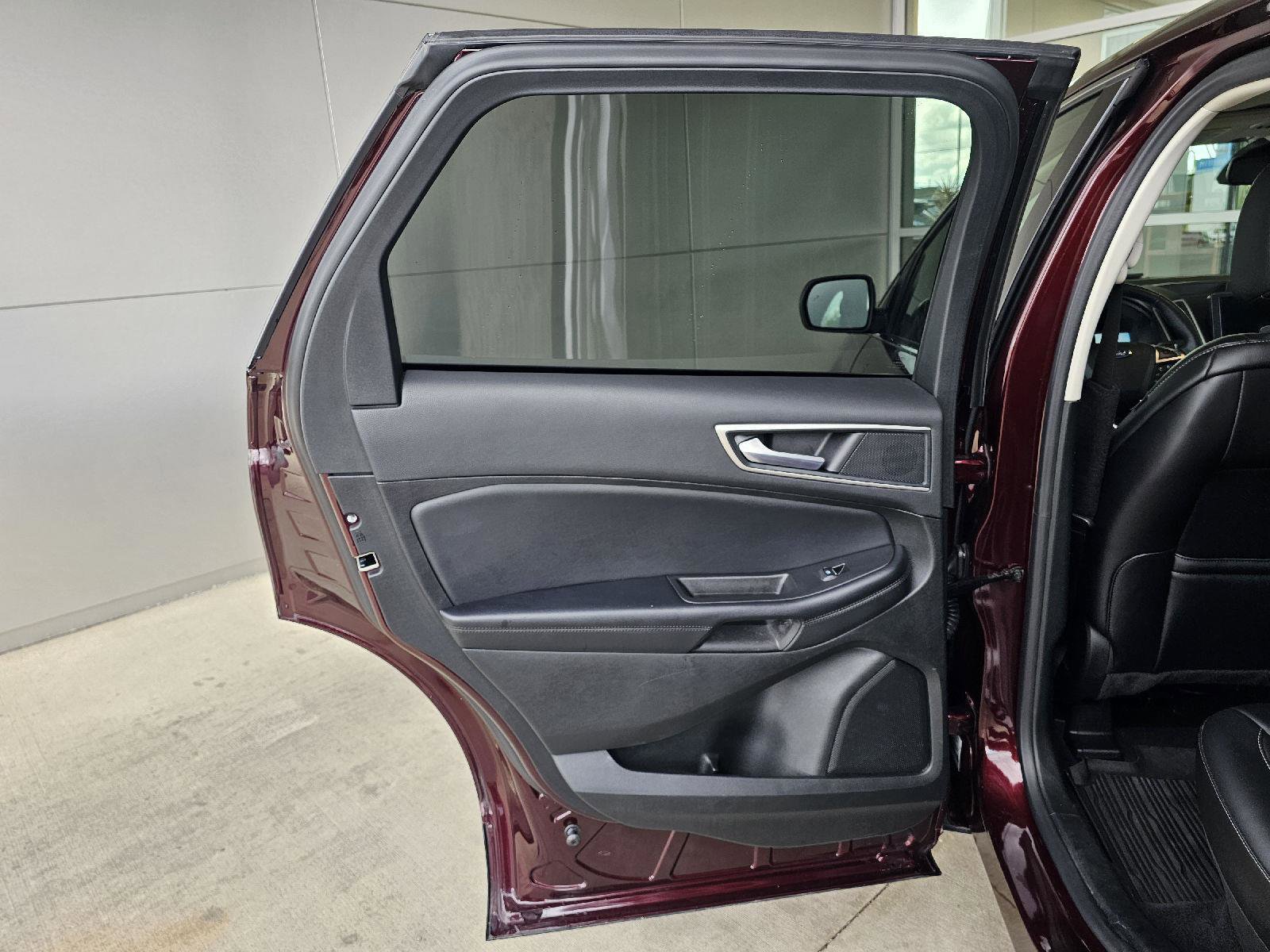 Used 2023 Ford Edge SEL w/ Convenience Package AWD/4WD image 16