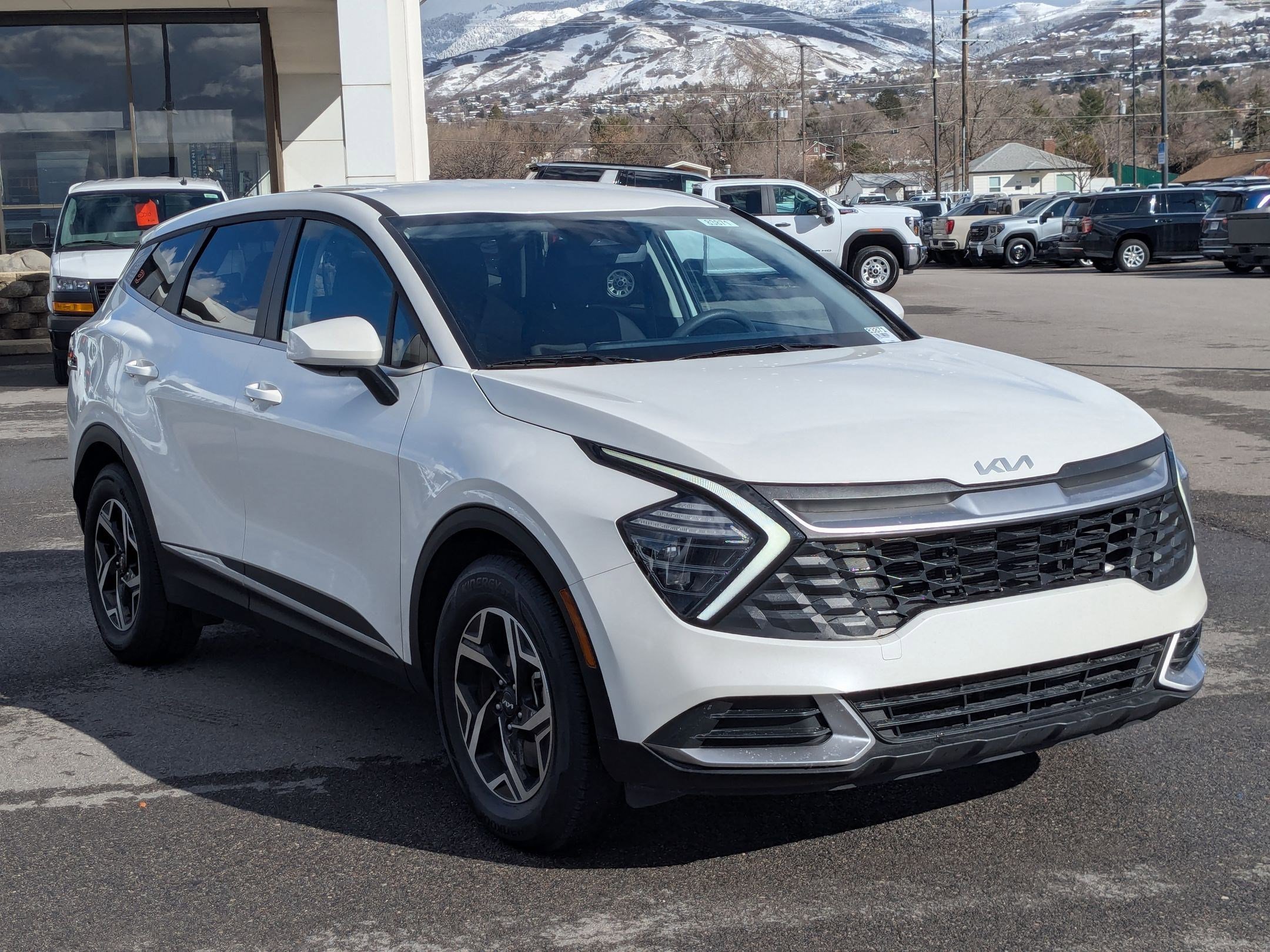 Used 2024 Kia Sportage LX image 8