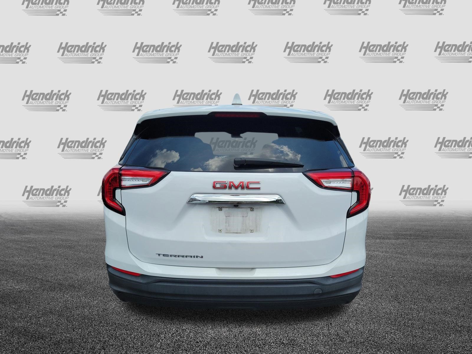 Used 2022 GMC Terrain SLE FWD image 9