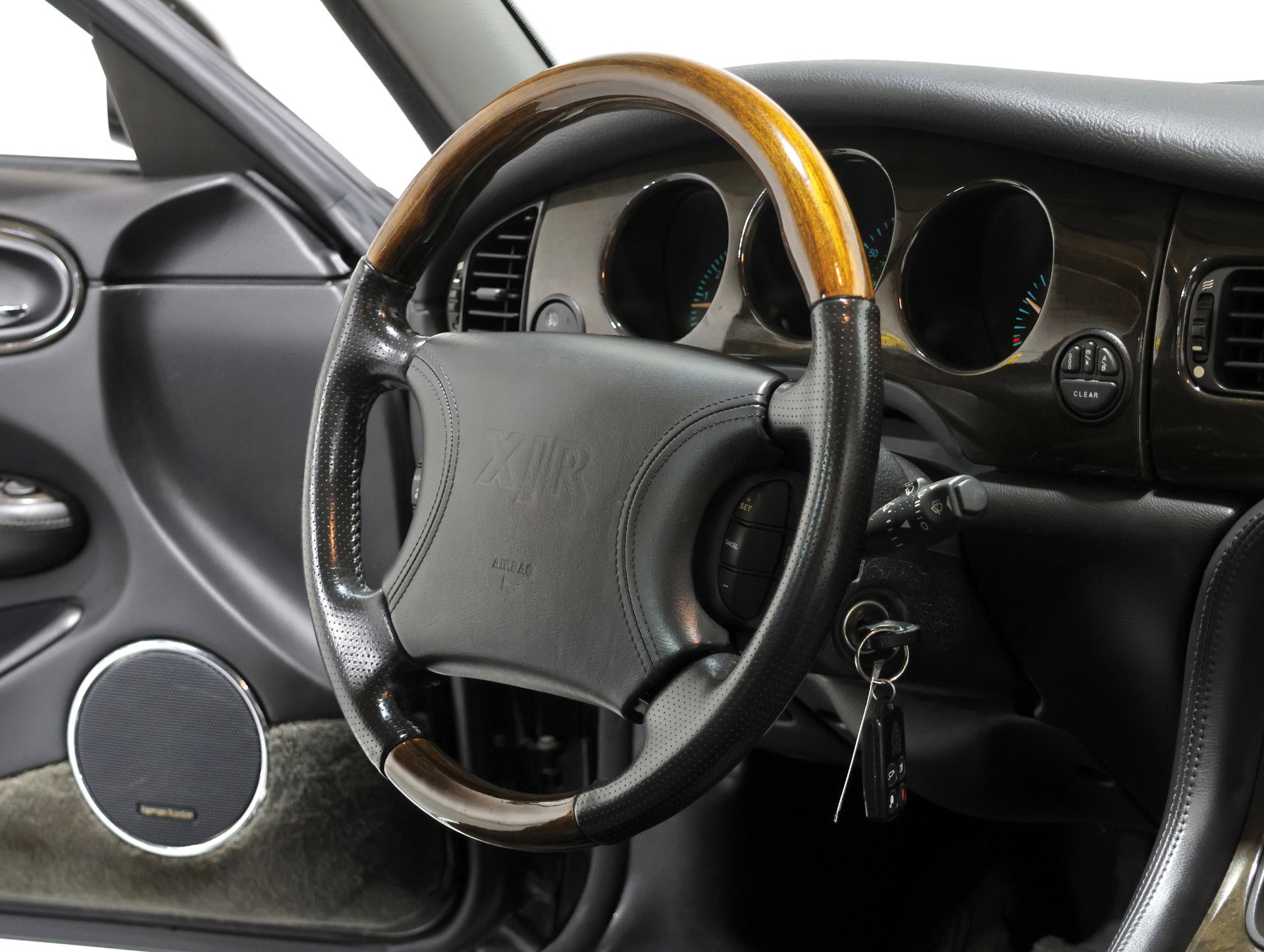 Used 1998 Jaguar XJ8 RWD image 55