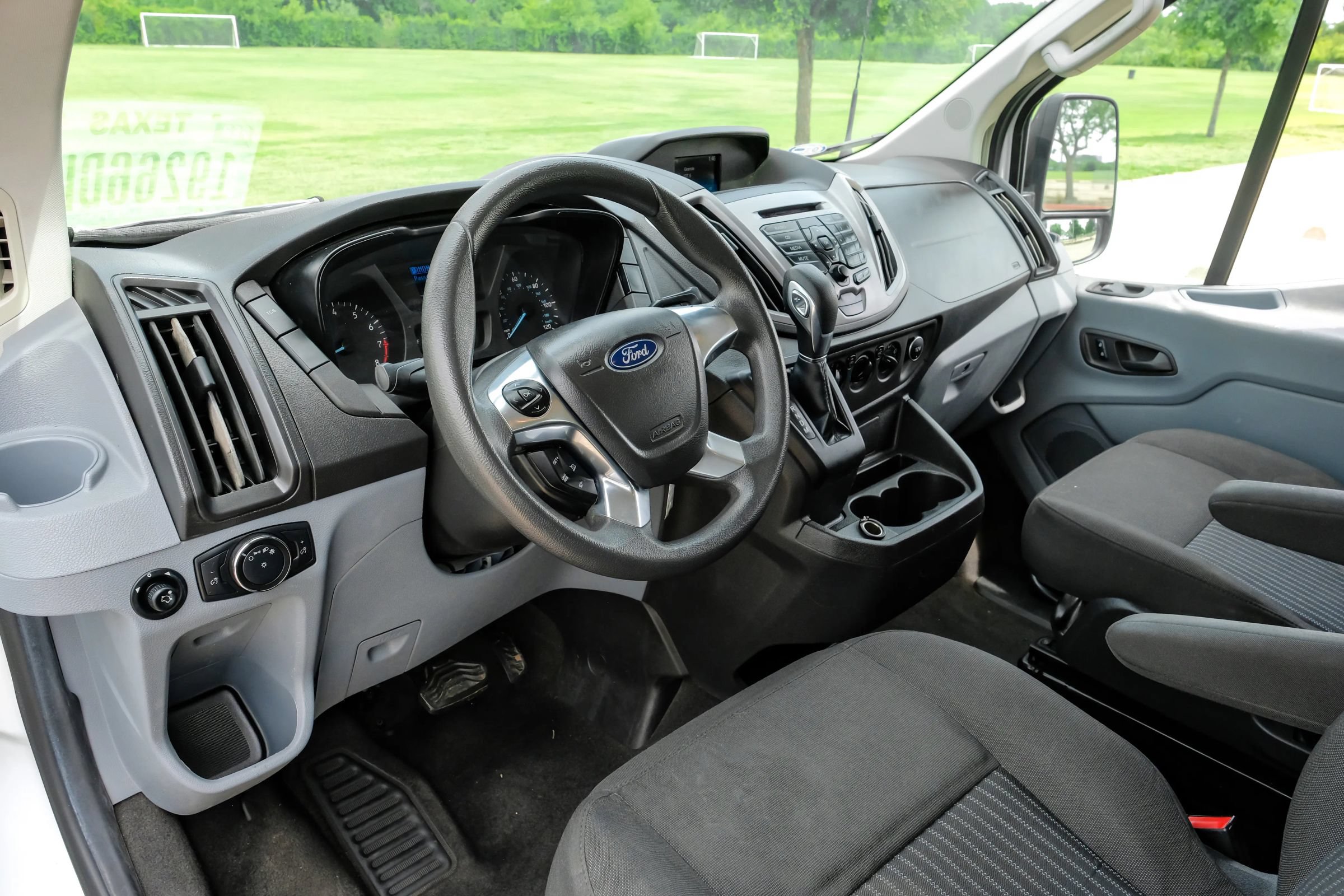 Used 2018 Ford Transit 350 XLT RWD image 3