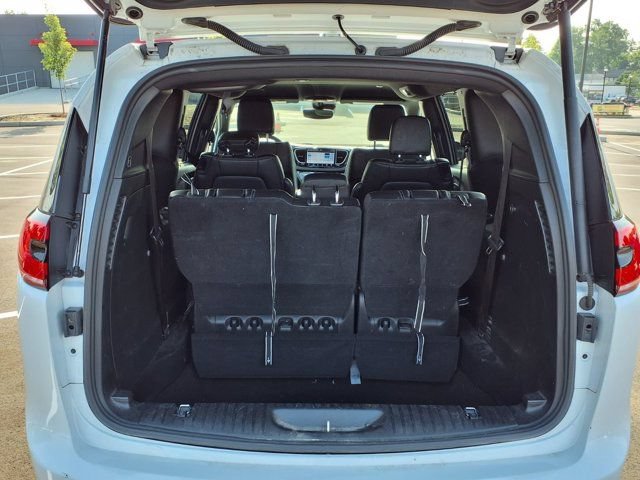 Used 2025 Chrysler Pacifica Select FWD image 26