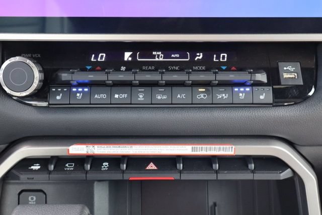 Used 2025 Toyota Sequoia Limited w/ Tow Technology Package AWD/4WD image 17
