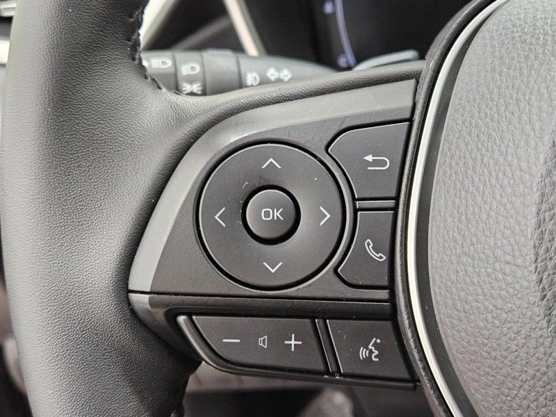 Used 2025 Toyota Corolla XSE image 14
