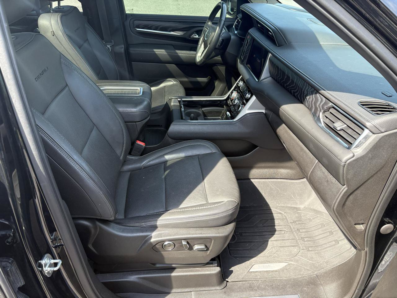 Used 2021 GMC Yukon Denali w/ Denali Ultimate Package AWD/4WD image 22