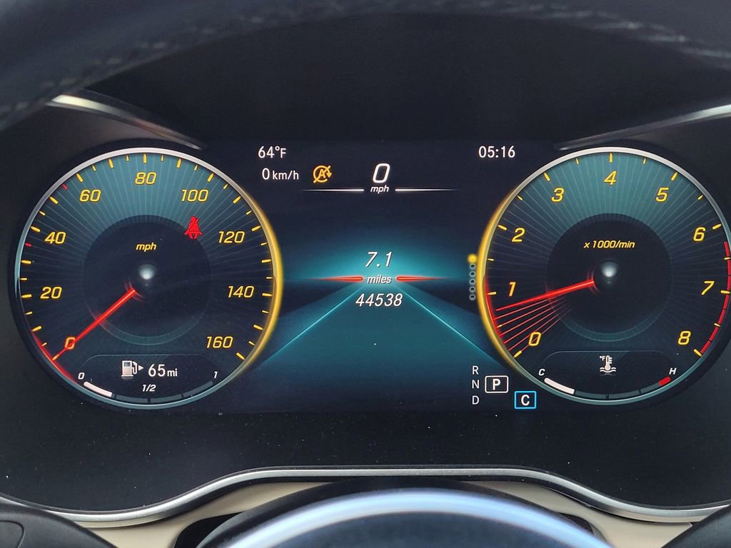 Used 2022 Mercedes-Benz GLC 300 w/ Multimedia Package Lite image 32