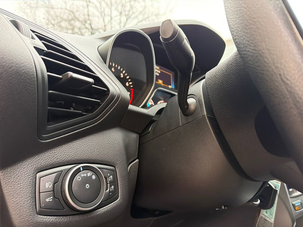 Used 2018 Ford Escape SE w/ SE Sync 3 Package image 31