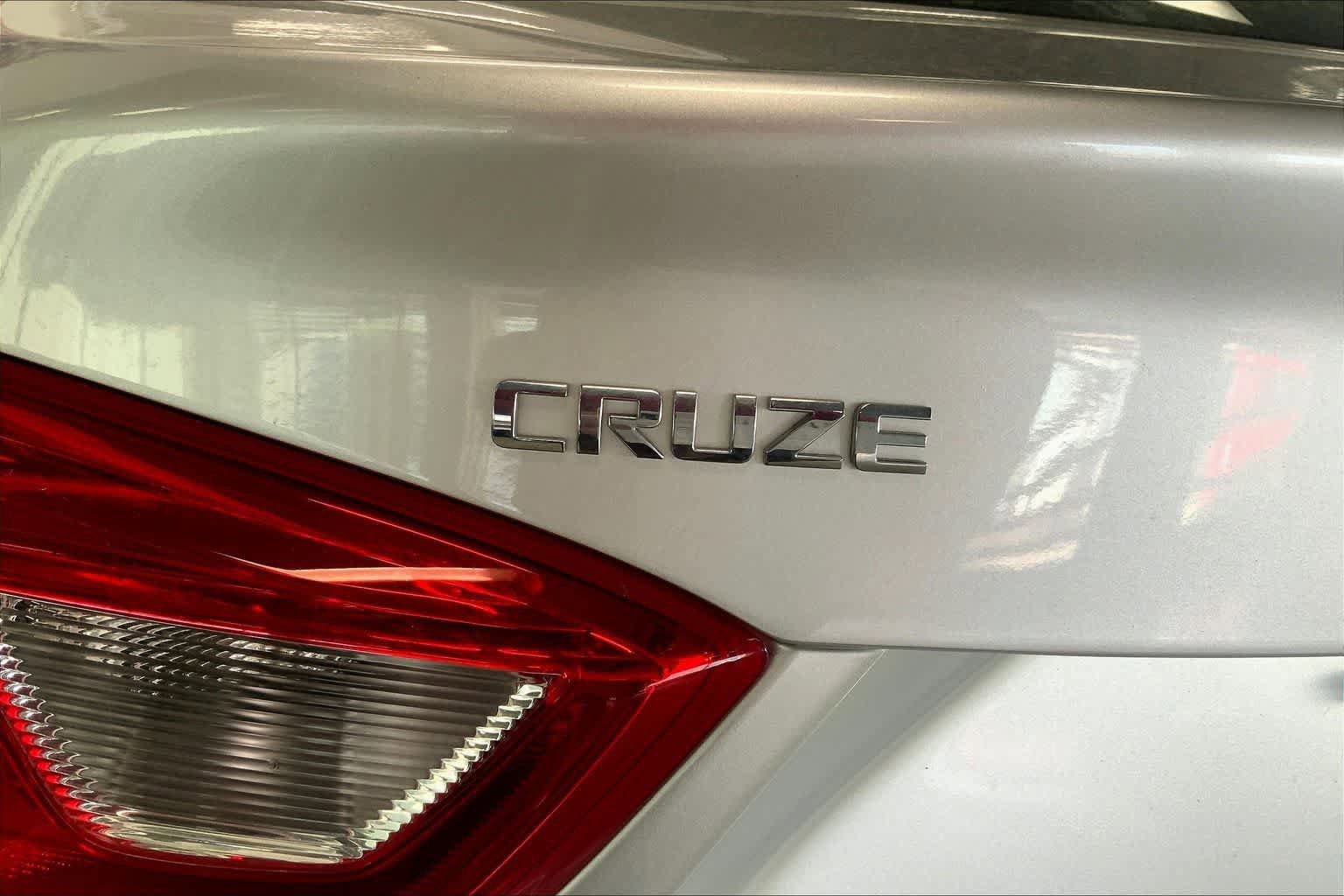 Used 2017 Chevrolet Cruze LS image 7