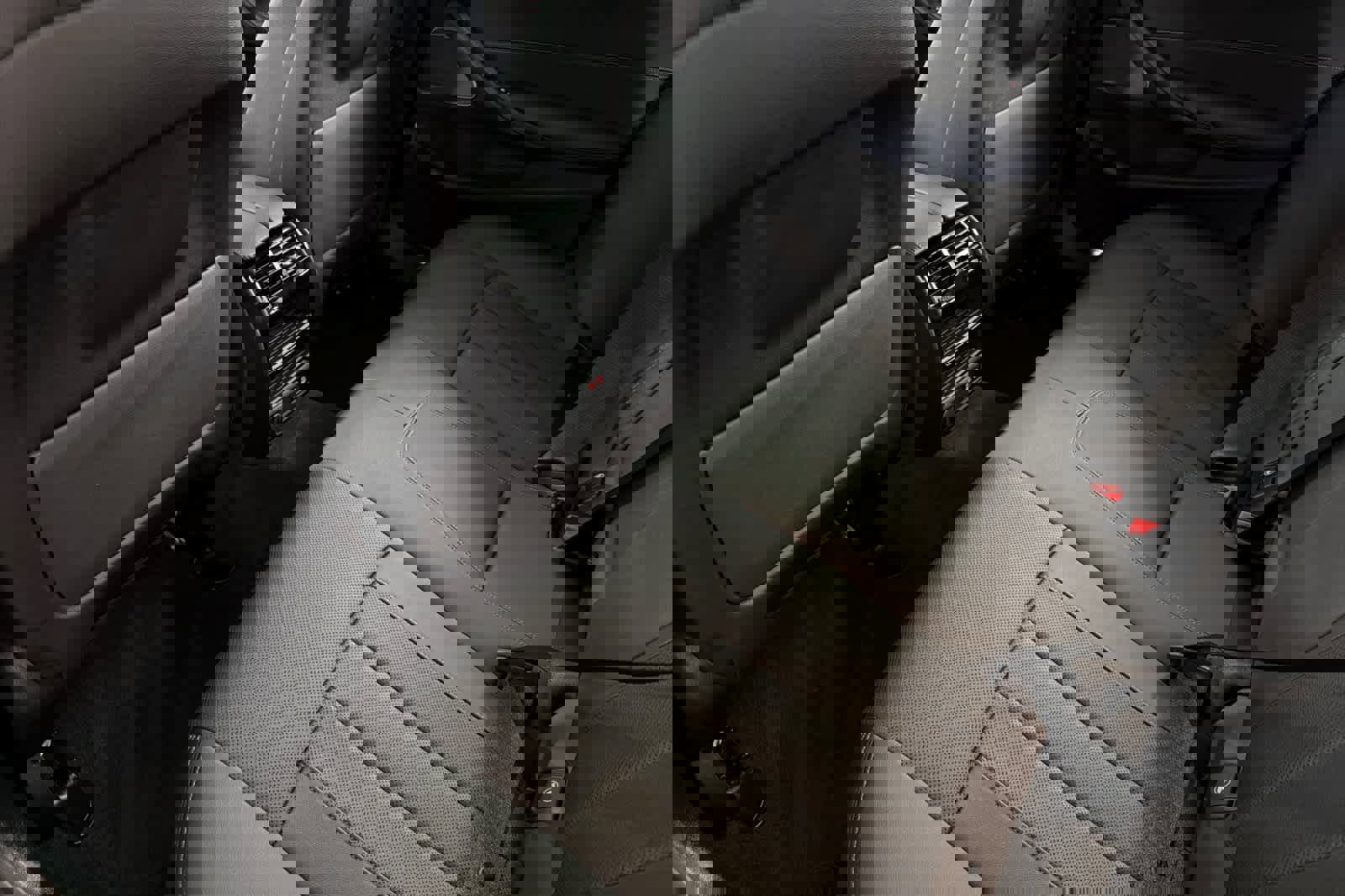 Used 2023 BMW 530e xDrive 530e xDrive w/ Premium Package image 4