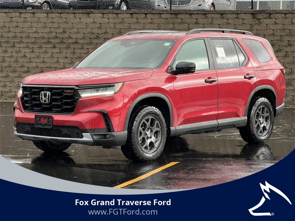 Used 2025 Honda Pilot TrailSport