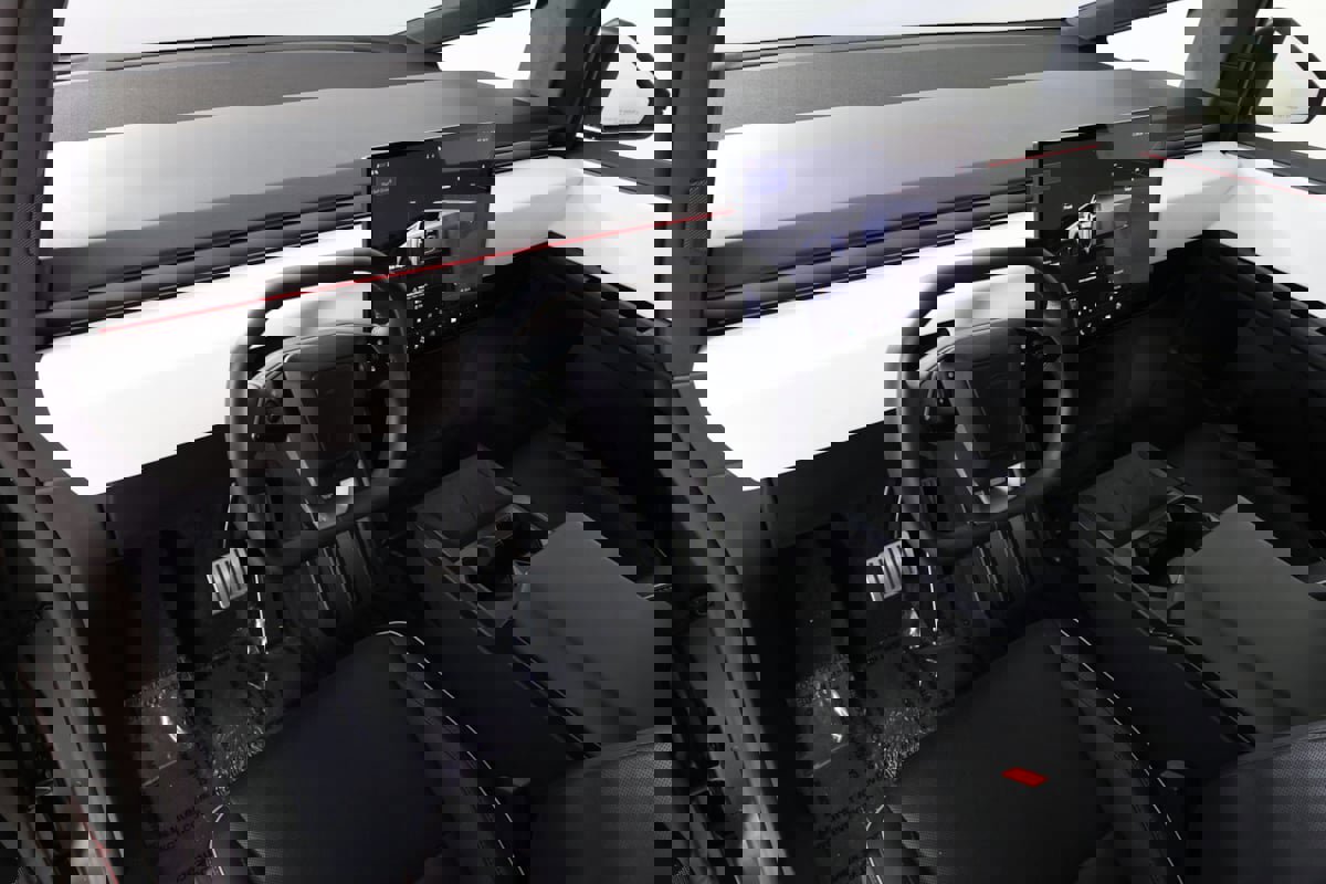 Used 2024 Tesla Cybertruck AWD Crew Cab image 20