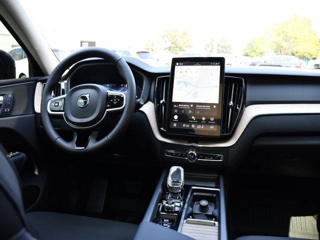 New 2026 Volvo XC60 B5 Plus w/ Protection Package Premier image 19