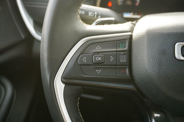 Used 2023 Jeep Grand Cherokee Altitude image 21