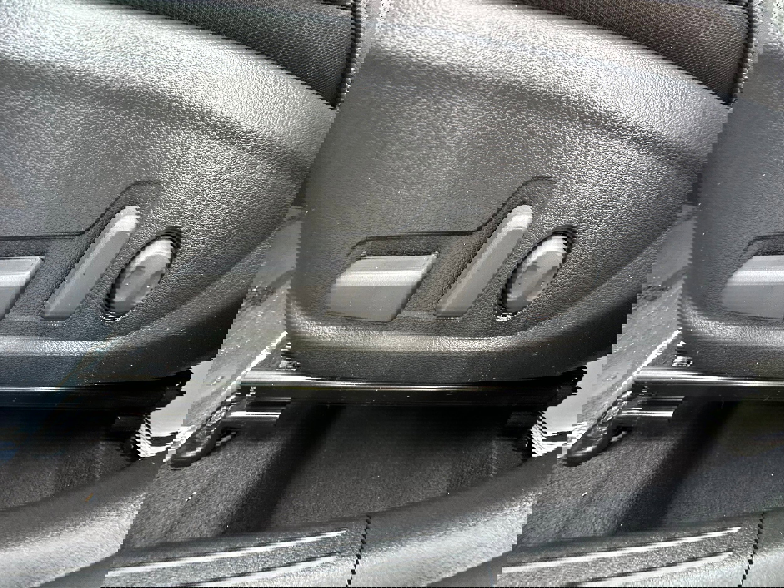 Used 2024 Kia Seltos EX image 23