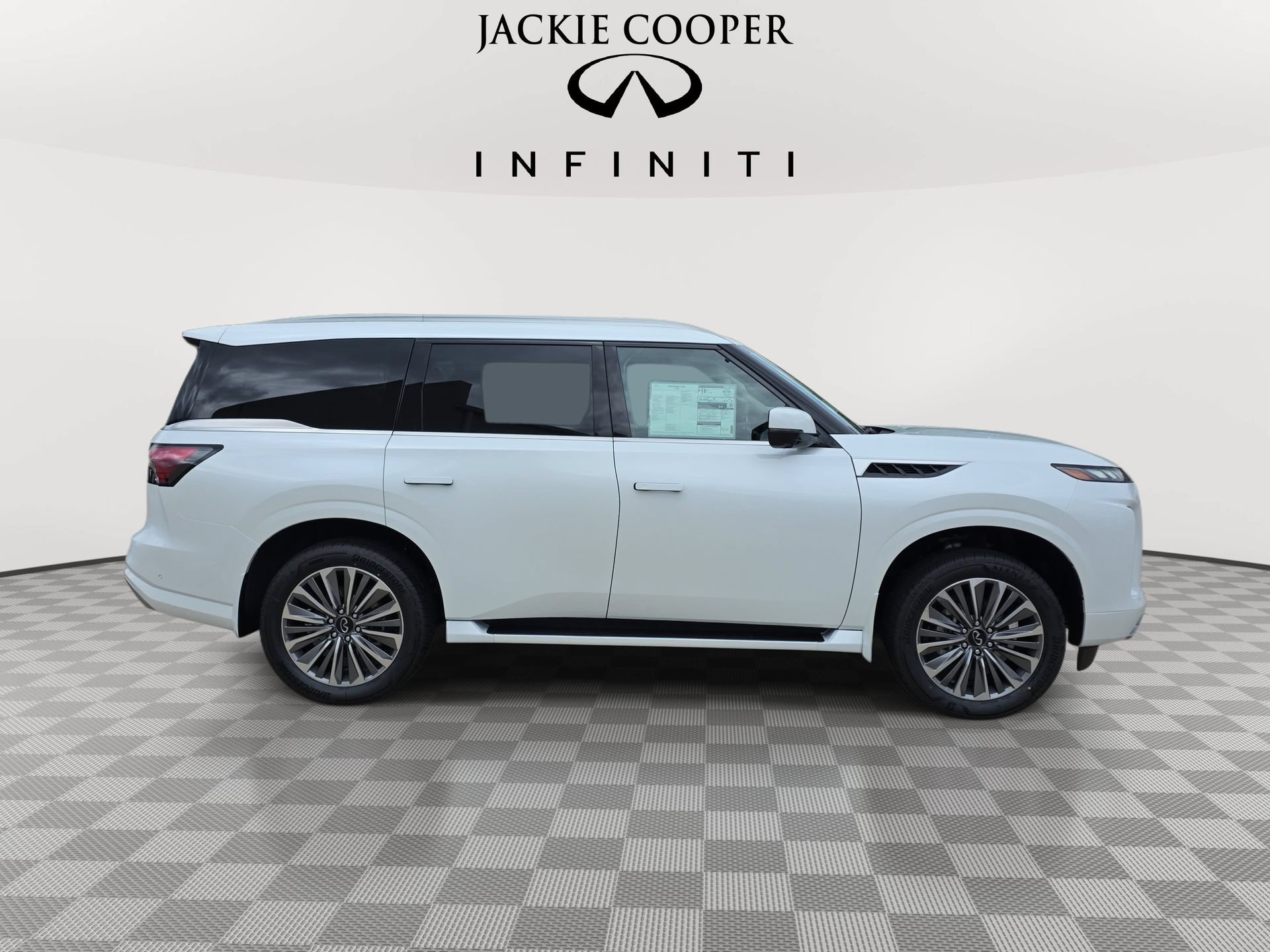 New 2026 INFINITI QX80 Luxe w/ Cargo Package RWD image 4