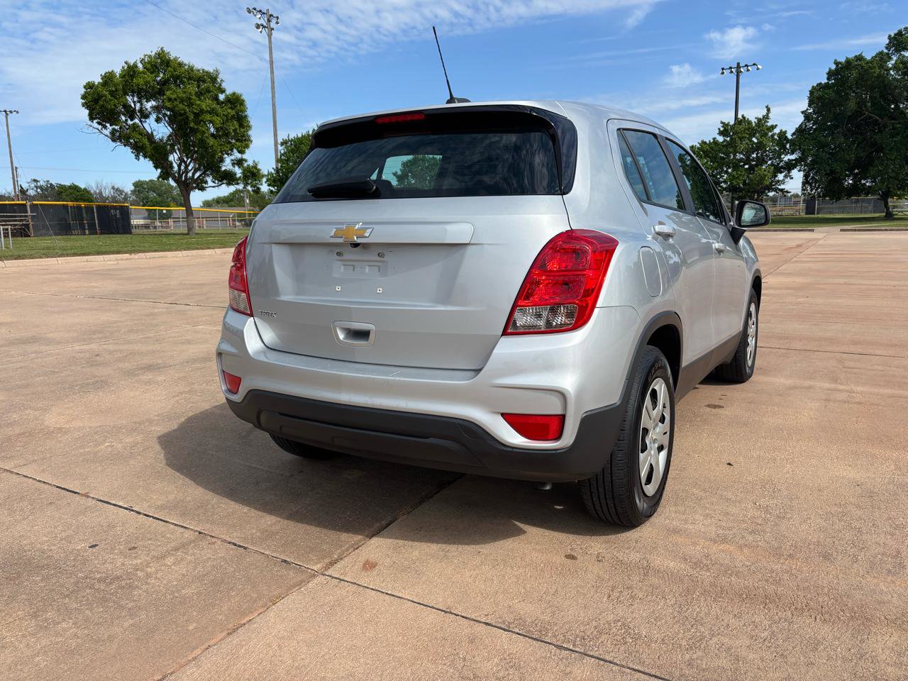 Used 2019 Chevrolet Trax LS w/ LPO, Cargo Package FWD image 24