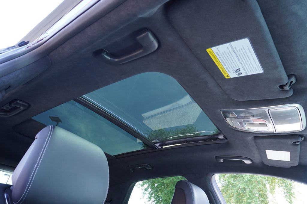 Used 2025 Genesis GV70 3.5T Sport w/ Sport Advanced Package AWD/4WD image 13