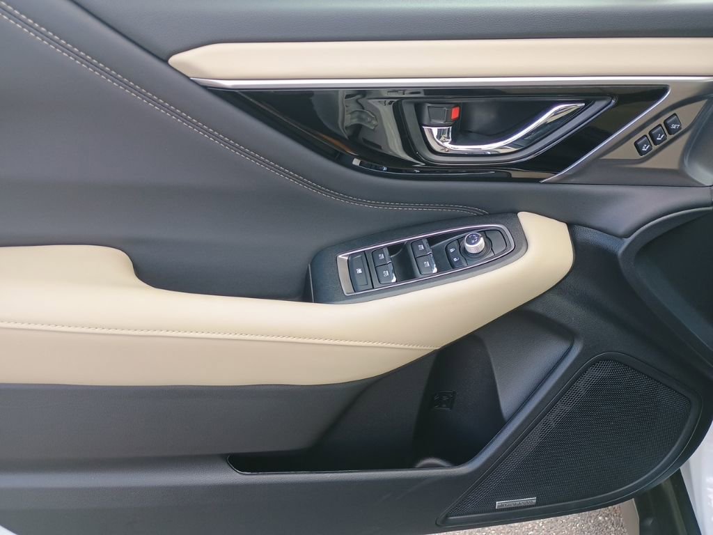 Certified 2025 Subaru Outback Limited AWD/4WD image 11