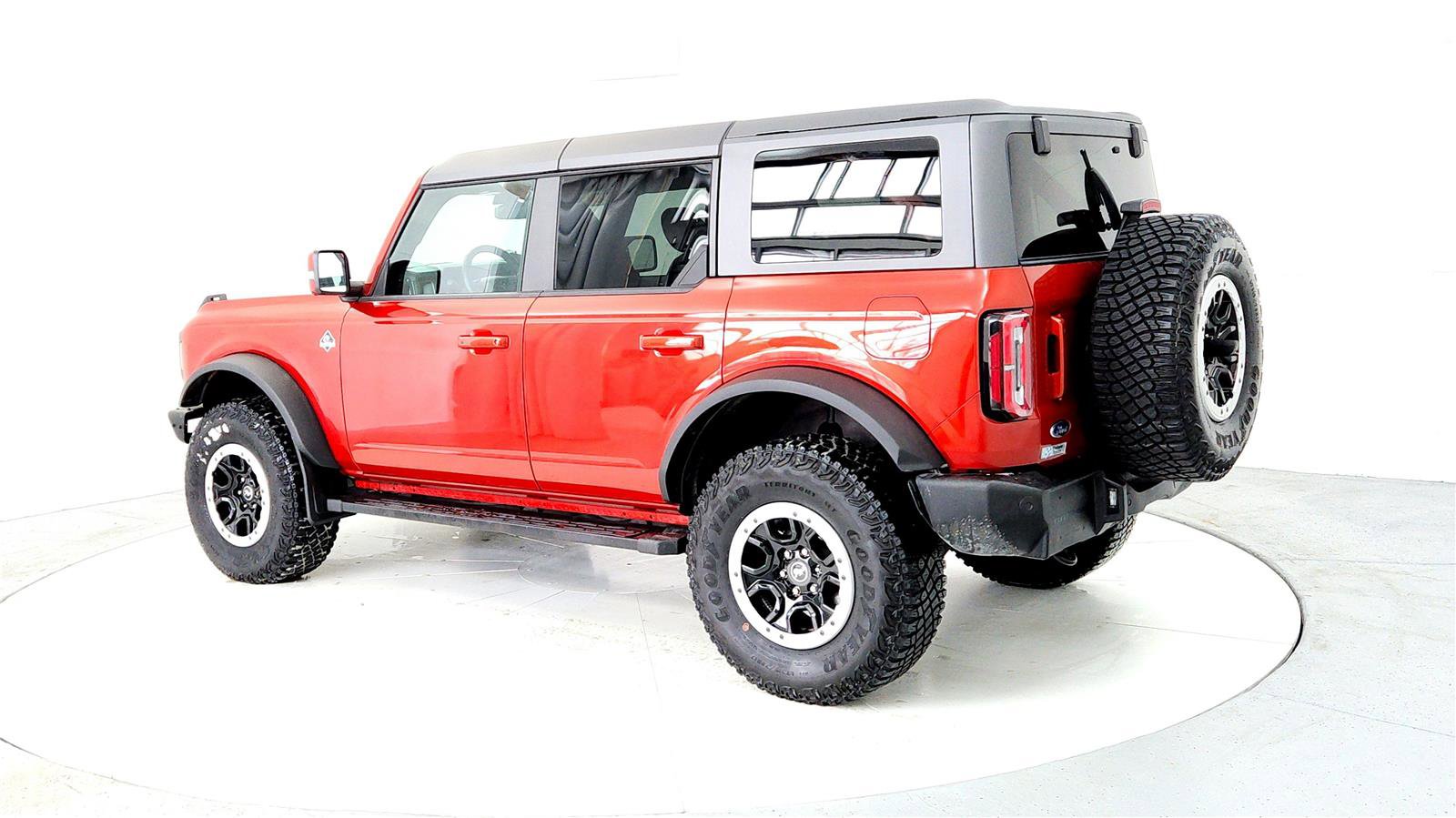 Used 2024 Ford Bronco Outer Banks w/ Sasquatch Package image 4