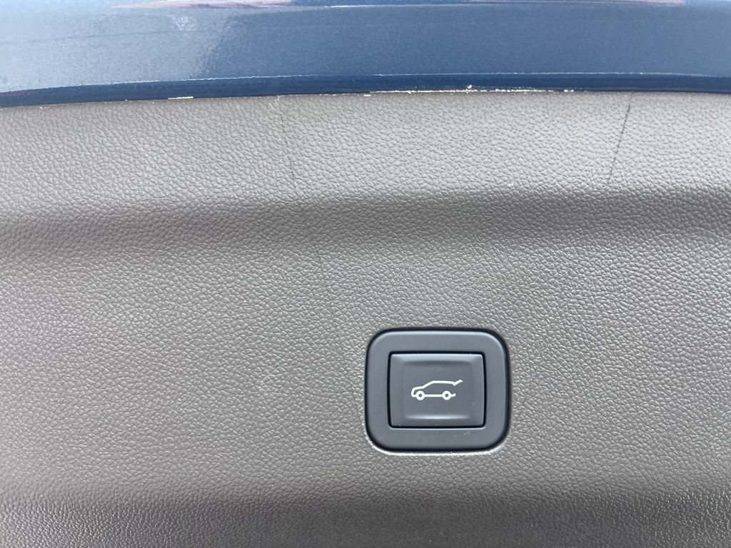 Used 2025 GMC Yukon Elevation AWD/4WD image 25