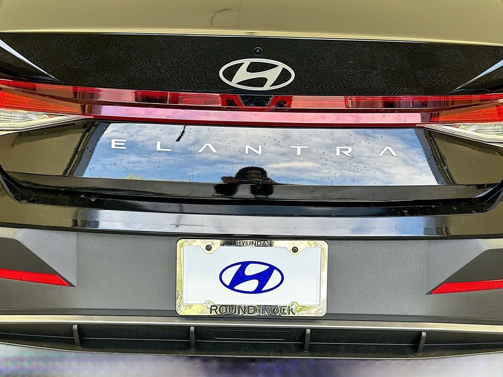 New 2026 Hyundai Elantra SE w/ Cargo Package FWD image 20