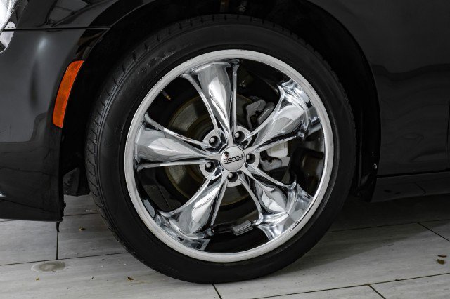 Used 2022 Chrysler 300 Touring w/ Sport Appearance Package image 55