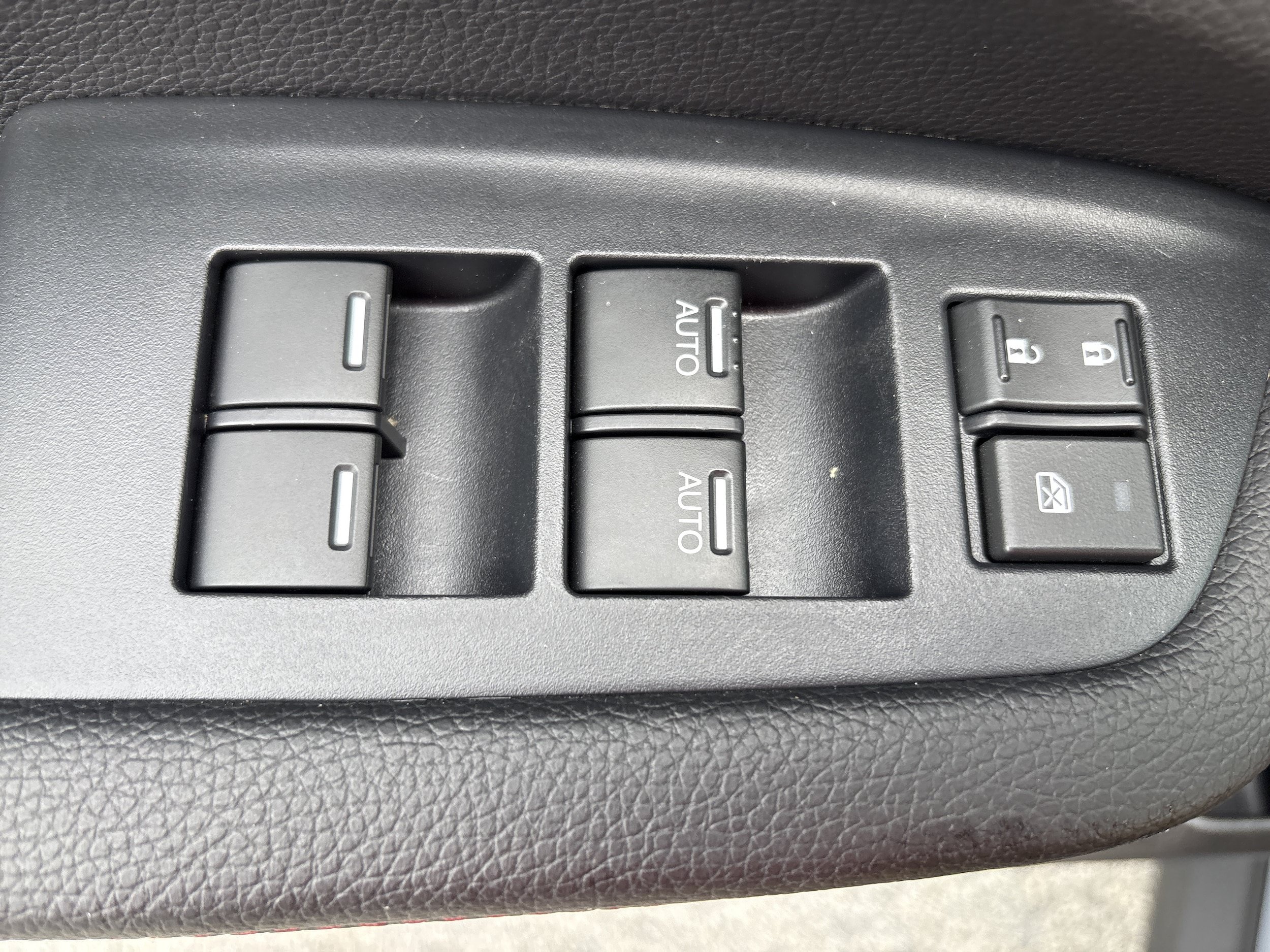 Used 2025 Honda Ridgeline Black Edition image 15